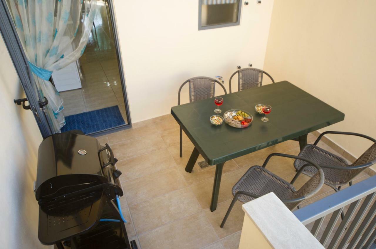 Sliema Duplex 1 Bedroom Apartment With 2 Bathrooms- Sleep 4 ภายนอก รูปภาพ