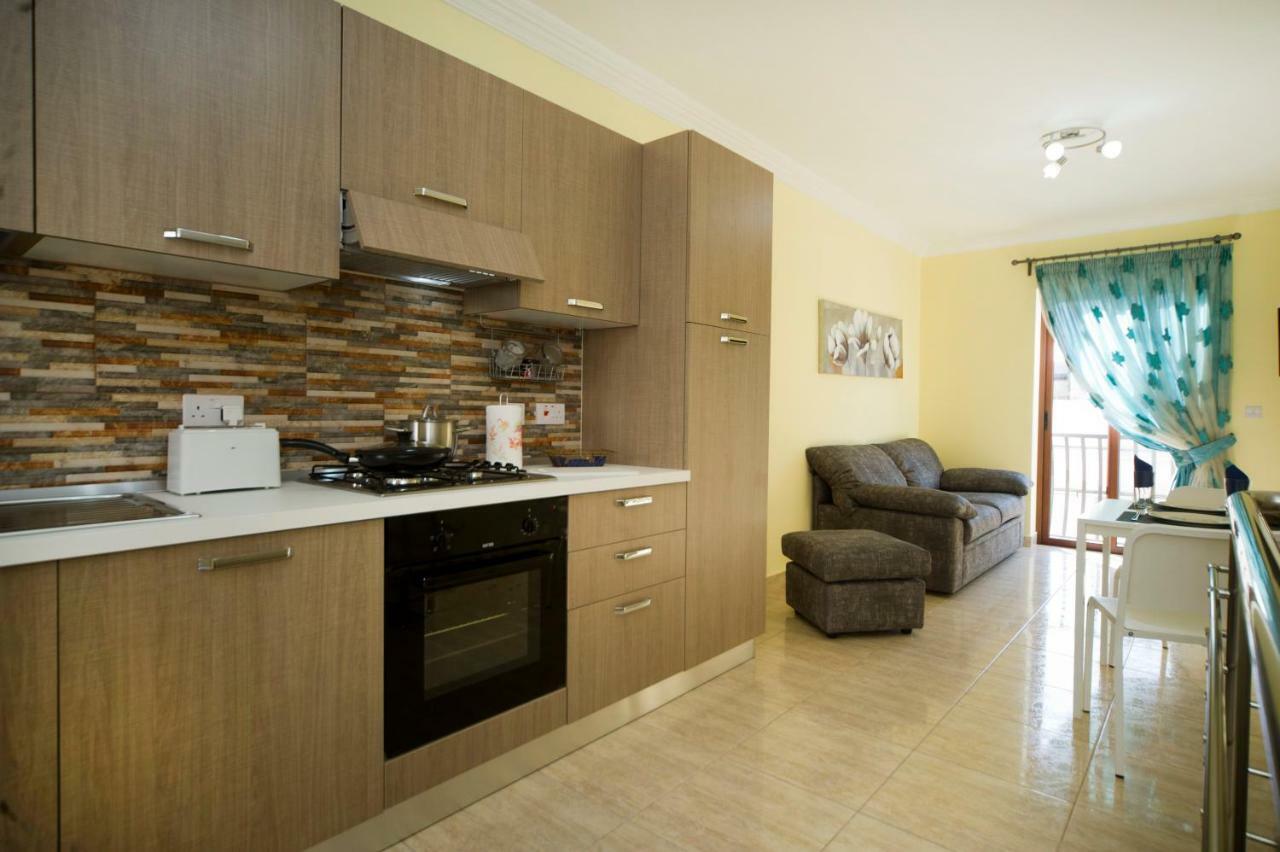 Sliema Duplex 1 Bedroom Apartment With 2 Bathrooms- Sleep 4 ภายนอก รูปภาพ