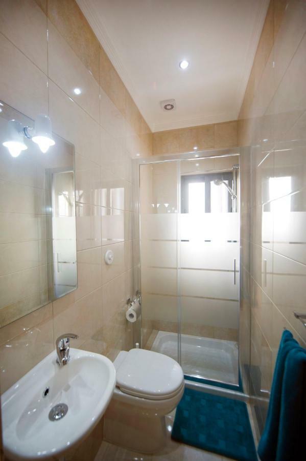 Sliema Duplex 1 Bedroom Apartment With 2 Bathrooms- Sleep 4 ภายนอก รูปภาพ